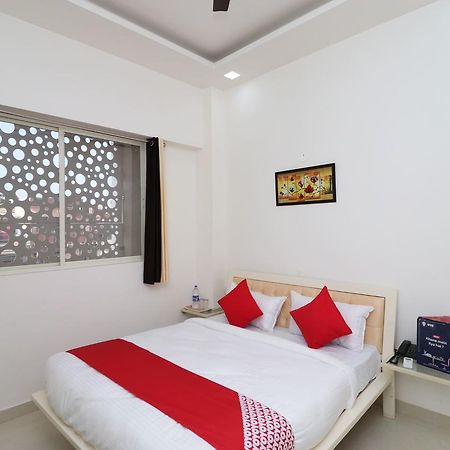Oyo 13406 Hotel Golden Leaf Bareilly Εξωτερικό φωτογραφία