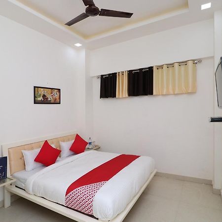 Oyo 13406 Hotel Golden Leaf Bareilly Εξωτερικό φωτογραφία