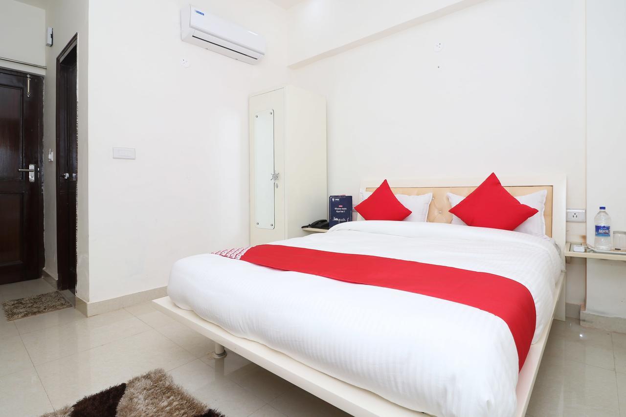 Oyo 13406 Hotel Golden Leaf Bareilly Εξωτερικό φωτογραφία