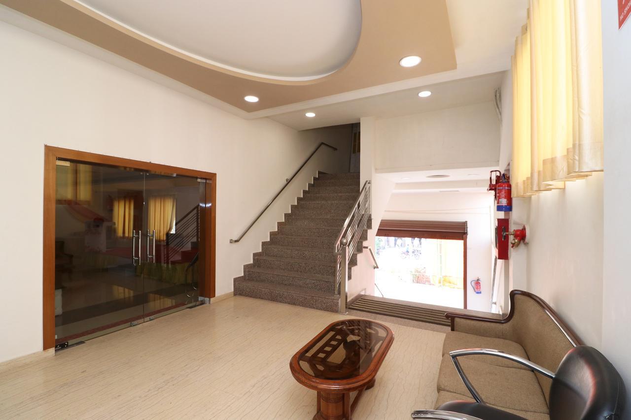 Oyo 13406 Hotel Golden Leaf Bareilly Εξωτερικό φωτογραφία