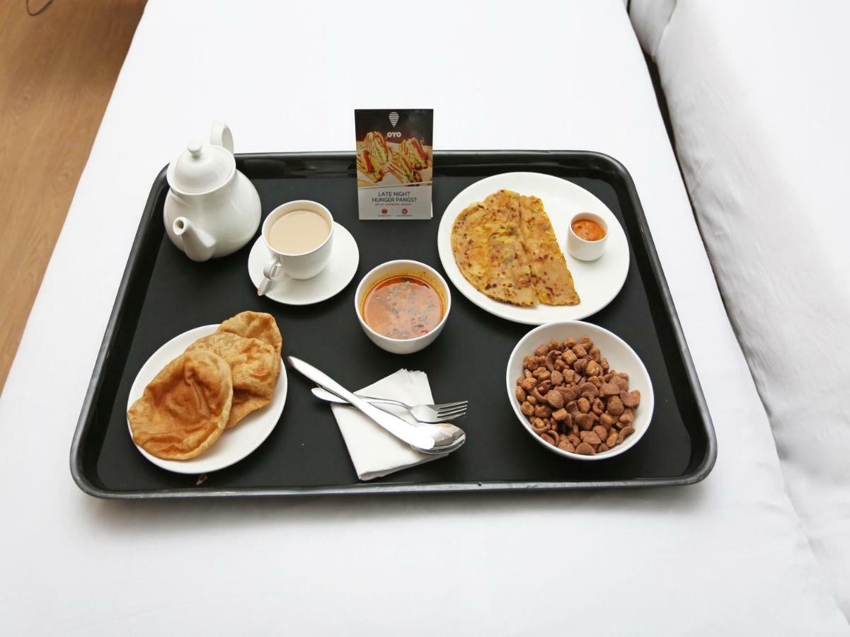 Oyo 13406 Hotel Golden Leaf Bareilly Εξωτερικό φωτογραφία